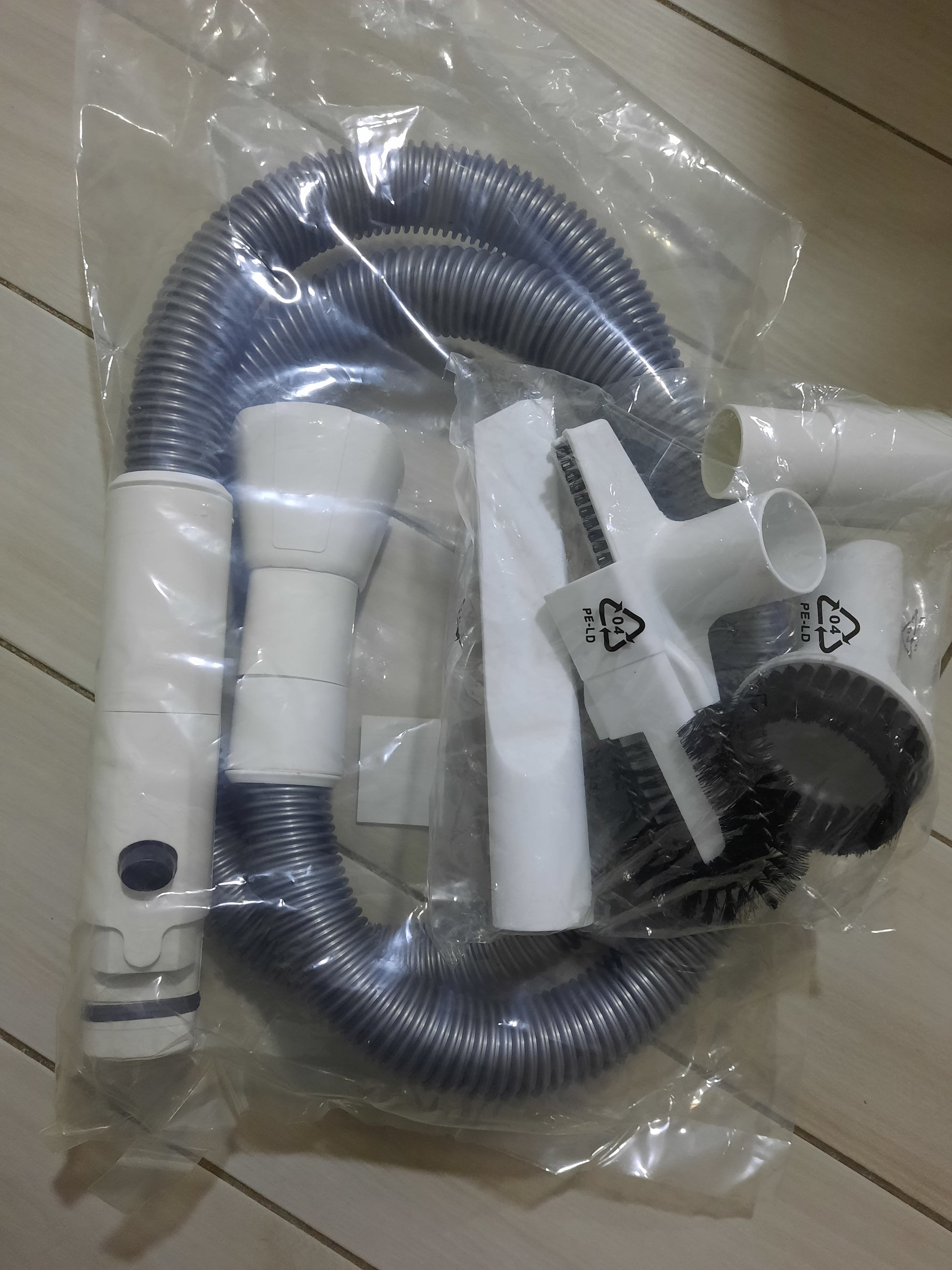 Folletto Vk220s Turbo con Filo ricondizionato + Tubo e Kit - DGFOLLETTO SERVICE 